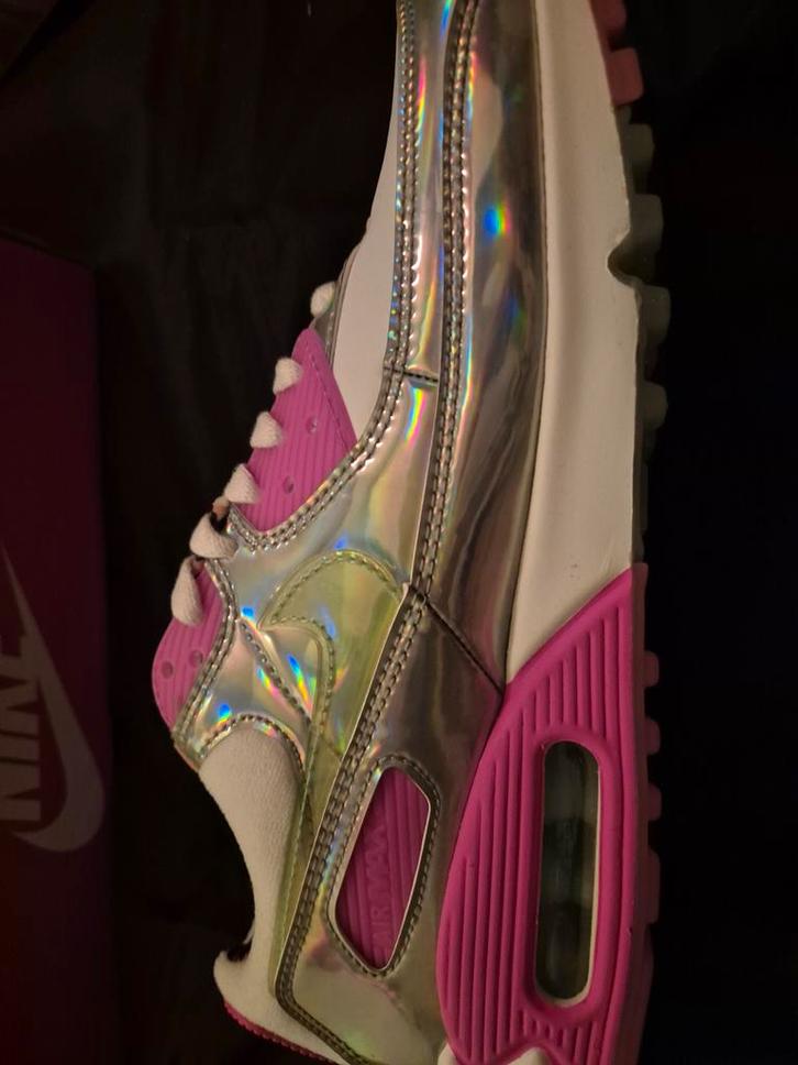 Nike Air Max 90 Holografische Sneakers Roze/Zilver, Kleding | Dames, Schoenen, Nieuw, Sneakers of Gympen, Roze, Ophalen of Verzenden