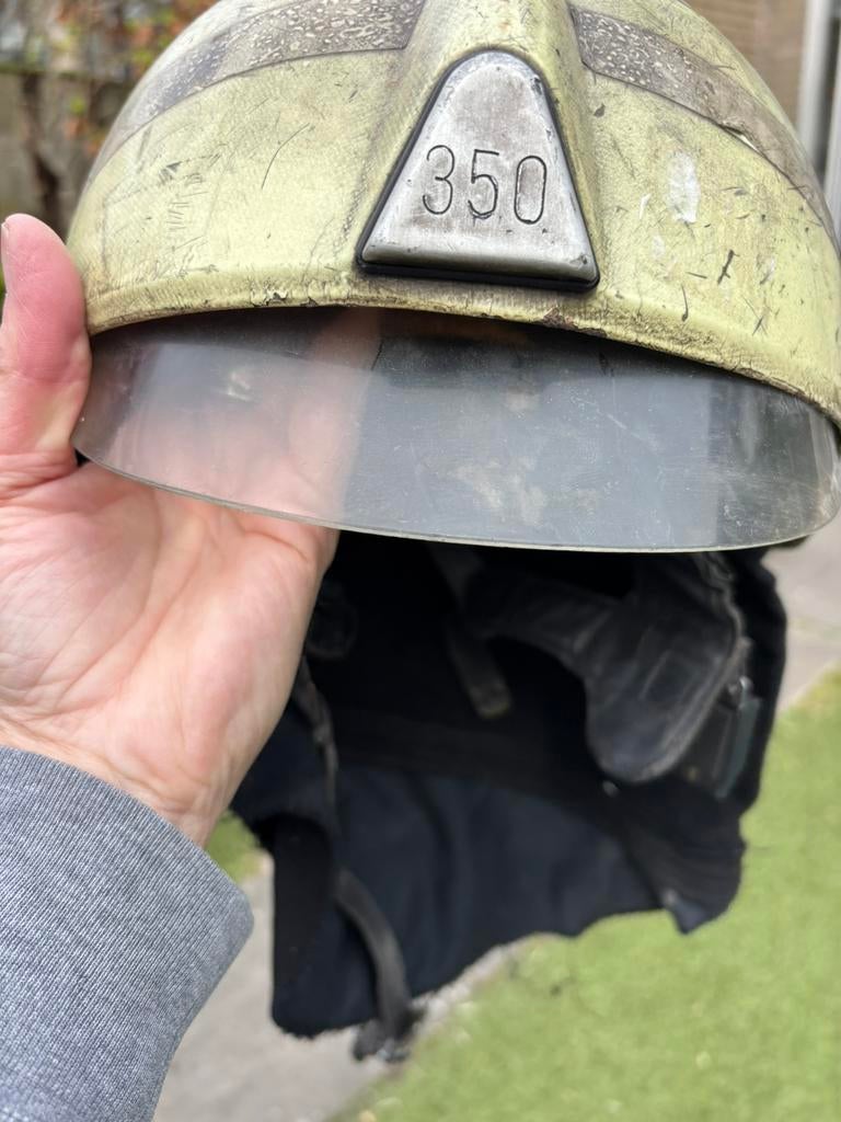 Brandweerhelm, Fietsen en Brommers, Brommerhelmen, Ophalen of Verzenden, Zo goed als nieuw