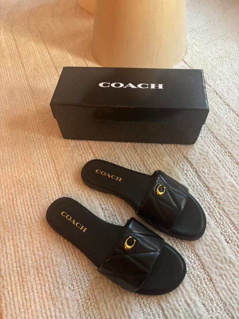 Coach slippers nieuw zwart met goud sandalen maat 38 n, Kleding | Dames, Schoenen, Ophalen of Verzenden, Nieuw, Zwart, Sandalen of Muiltjes
