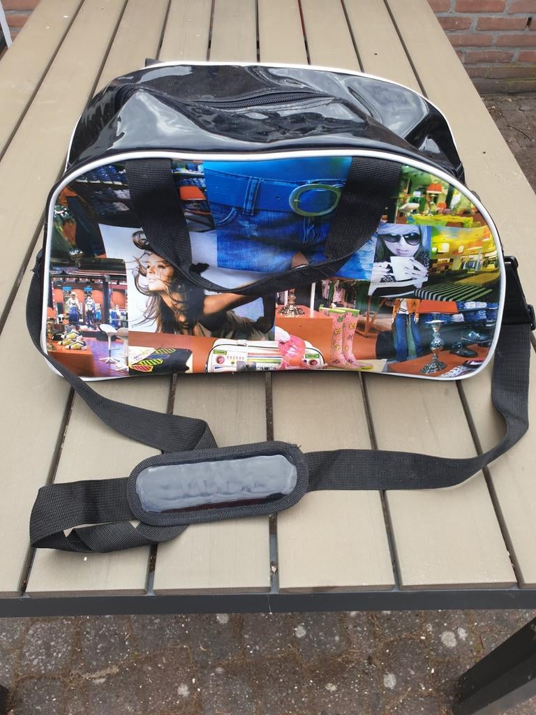 Schoudertas weekendtas / sporttas. Lak met fotoprints., Sieraden, Tassen en Uiterlijk, Tassen | Schoudertassen, Ophalen of Verzenden