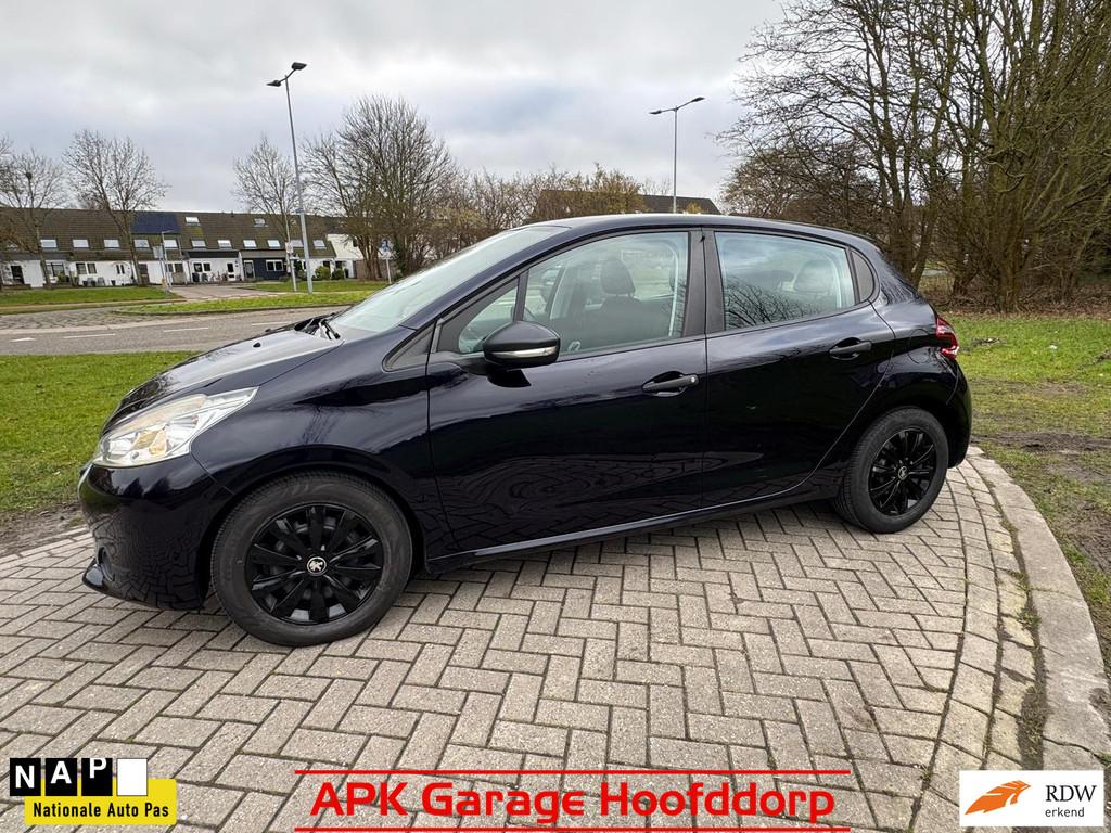 Peugeot 208 1.2 VTi Access / Airco / 140.000 km, Voorwielaandrijving, Euro 5, Stof, Gebruikt