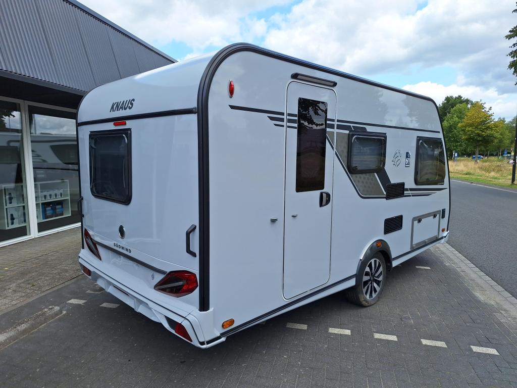 Knaus Sudwind 60 Years 420 QD NIEUW 2025 MODEL, Caravans en Kamperen, Bedrijf, Treinzit, Tot en met 3, 4 tot 5 meter