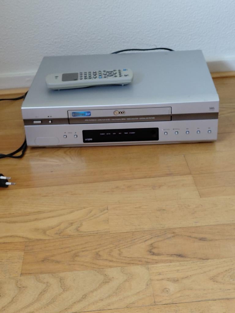 Videospeler LG LV 3290 (gratis), Audio, Tv en Foto, Dvd-spelers, Ophalen, Gebruikt, LG