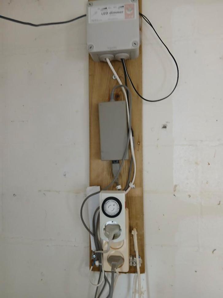 Ledstrips met dimmer en voeding, Dieren en Toebehoren, Vogels | Hokken en Kooien, Gebruikt, Broedkooi of Kweekkooi, Overige materialen