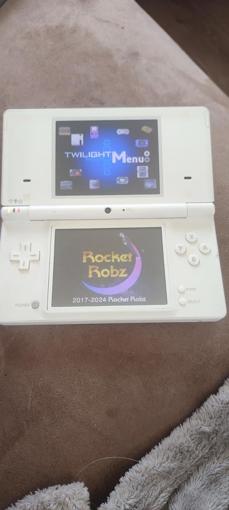Nintendo dsi omgebouwd twilight, Spelcomputers en Games, Spelcomputers | Nintendo DS, Met games, Wit, Dsi, Ophalen of Verzenden