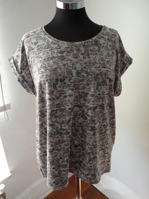 Leuk bloemen tshirt van Soyaconcept, mt L, Overige kleuren, Soyaconcept, Maat 42/44 (L), Ophalen of Verzenden