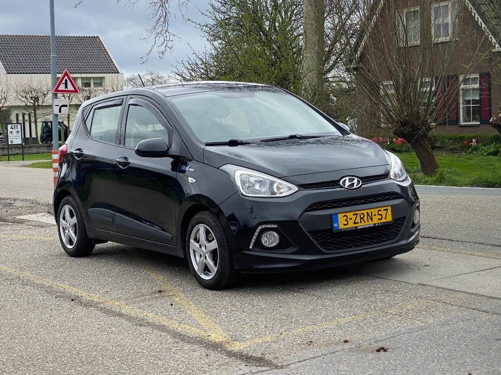 Hyundai i10 1.0 Blue Drive 5 Deurs BJ 2015 Zwart NW APK, Auto's, Hyundai, 31 €/maand, 4 stoelen, Overige kleuren, Handgeschakeld