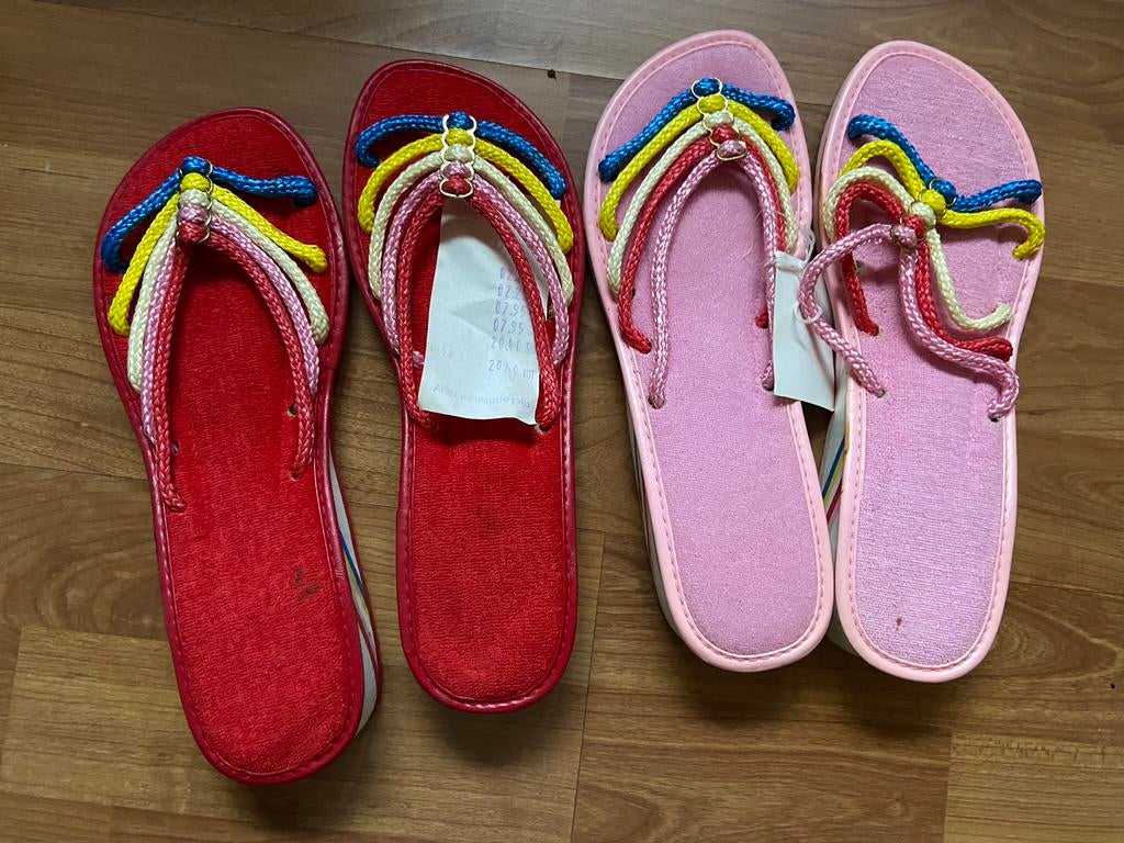 2 paar splinternieuwe badslipper strand slippers teenslipper, Ophalen of Verzenden, Nieuw, Sneakers of Gympen