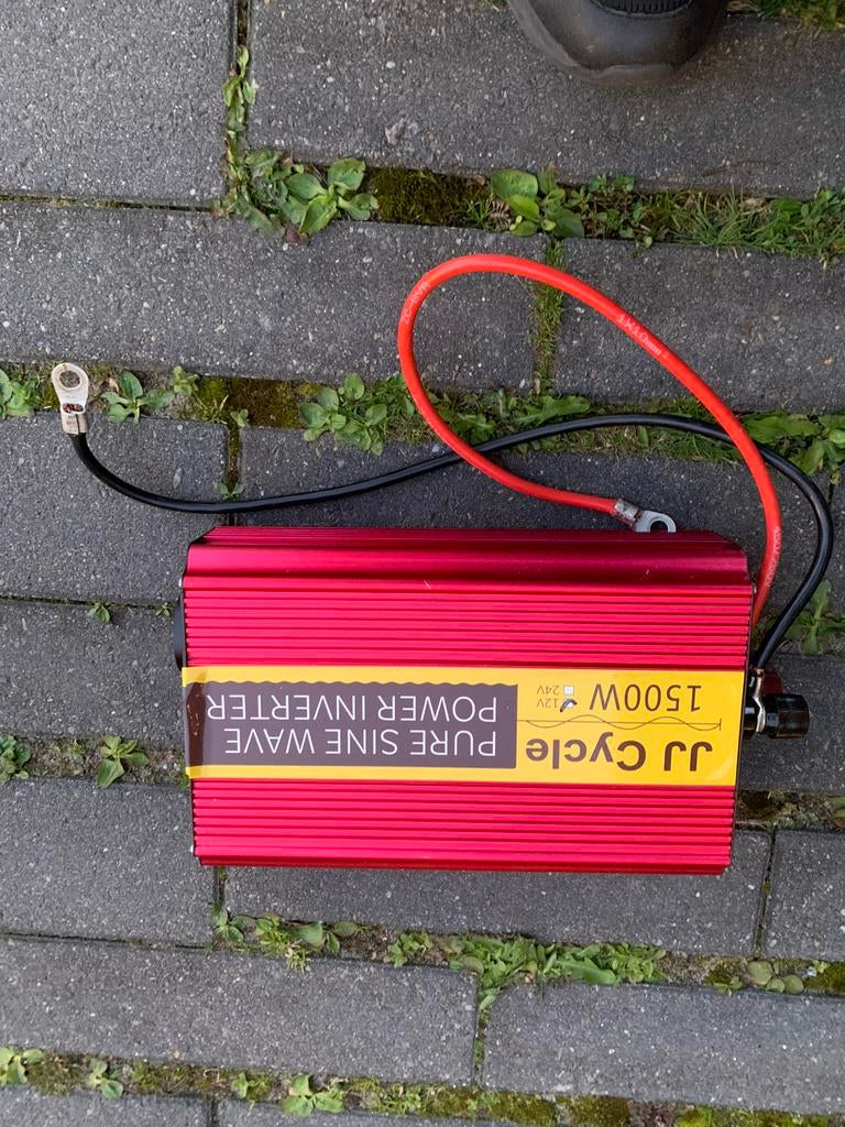 Zuivere Sinus Omvormer 12V naar 230V - 1500W, Ophalen of Verzenden, Zo goed als nieuw