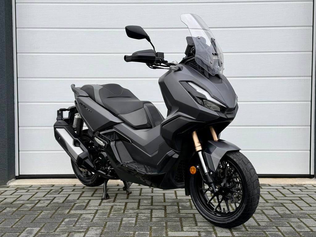 Honda ADV 350 | 2022 | Nieuwstaat | 1e eigenaar, Motoren, Motoren | Honda, Scooter, Particulier, 12 t/m 35 kW, Traction Control