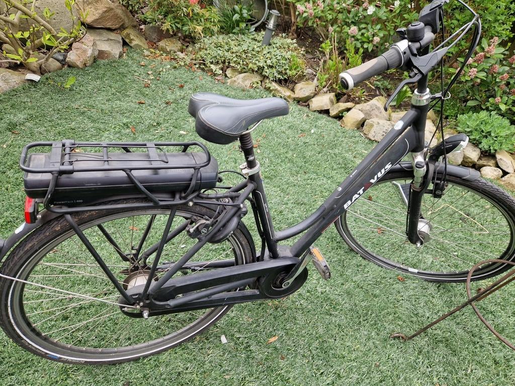 Batavus Garda e-bike met AXA slot en lader, z.g.a.n., Ophalen of Verzenden, Zo goed als nieuw, Batavus