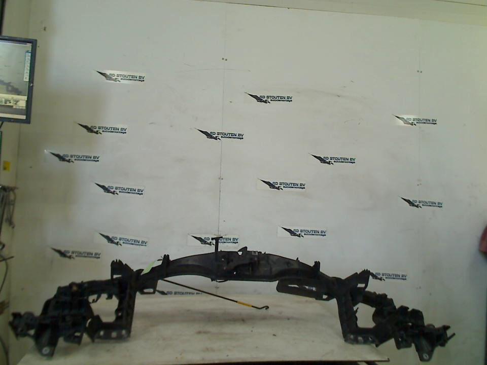 Voorfront Mercedes-Benz B (W245) (2005-03/2011-11), Gebruikt, Mercedes-Benz AG, Mercedes-Benz, Mercedesstraße 120, Stuttgart 70372, , Duitsland