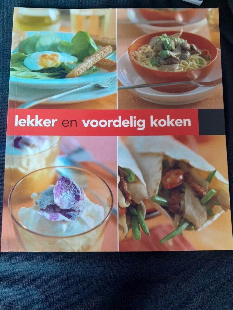 Lekker en Voordelig Koken - IKEA Kookboek, Boeken, Kookboeken, Hoofdgerechten, IKEA, Ophalen of Verzenden, Zo goed als nieuw