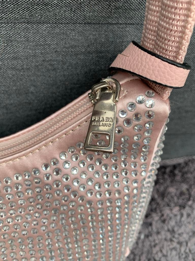 Prada mini tasje met kristallen re edition 2005, Ophalen of Verzenden, Zo goed als nieuw, Roze, Avondtasje