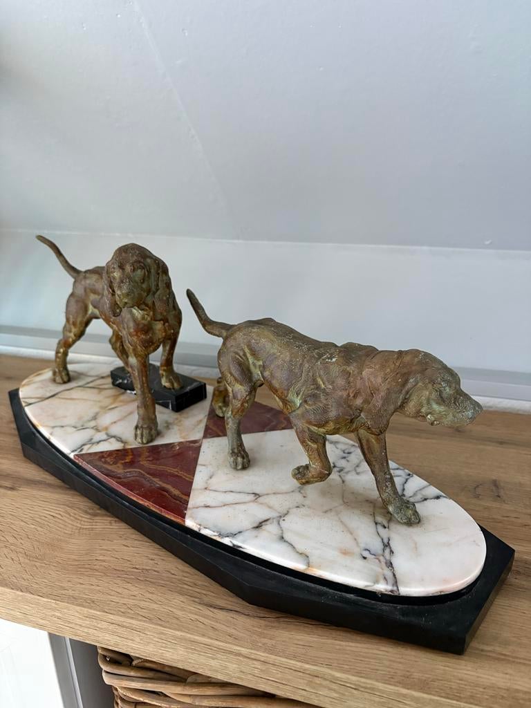 Art Deco Marmeren Jachthonden Beeld Sint Hubertus/bloedhond, Antiek en Kunst, Kunst | Beelden en Houtsnijwerken, Ophalen