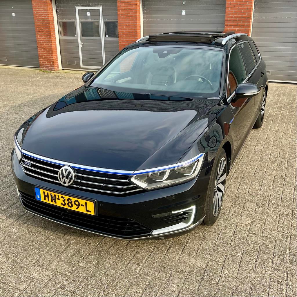 Volkswagen Passat 1.4 TSI 160KW GTE Phev VAR Dsg6 2015 Zwart, Auto's, Volkswagen, 156 pk, Zwart, 1600 kg, 93 €/maand
