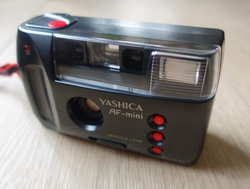 Yashica AF-mini, Ophalen of Verzenden, Gebruikt, Compact, Overige Merken