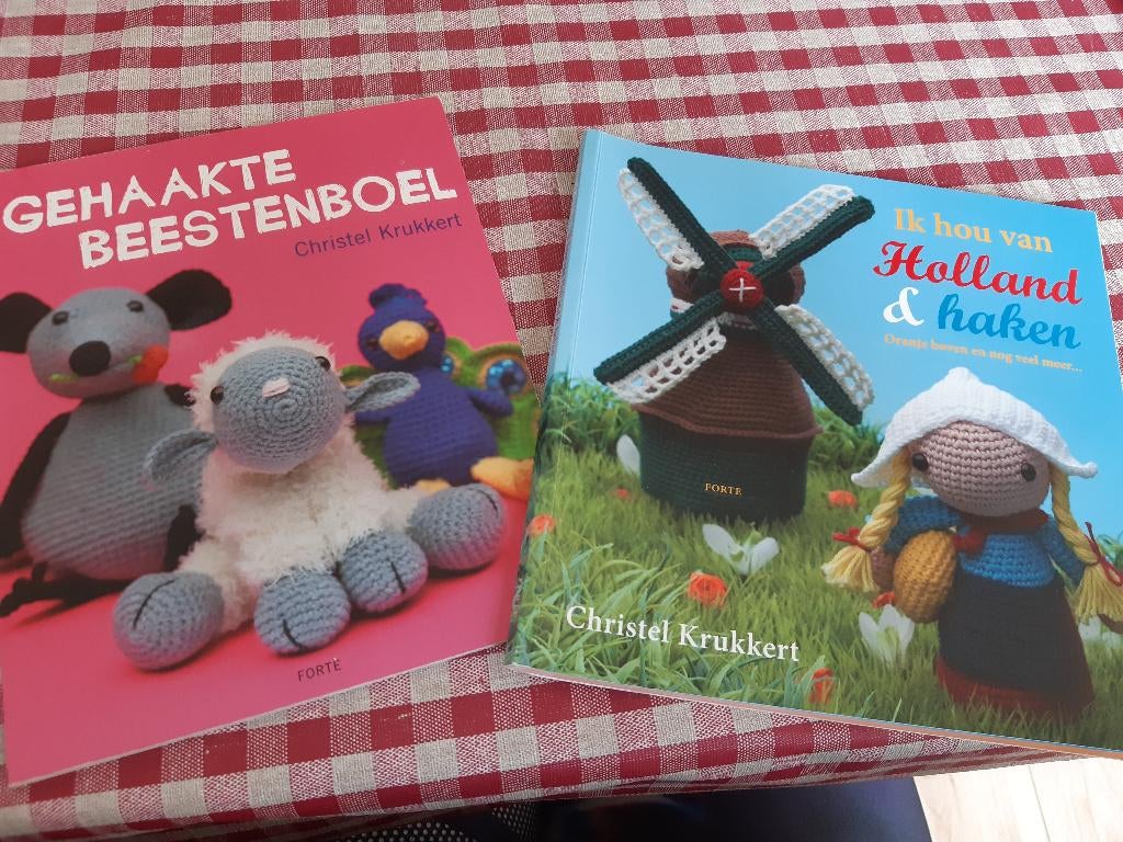 2x haakboekje Christel Krukkert, Ophalen of Verzenden, Zo goed als nieuw, Haken, Patroon of Boek