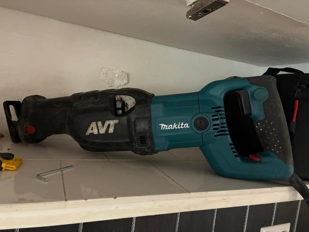 Makita reciprozaag AVT, Ophalen of Verzenden, Gebruikt, Reciprozaag
