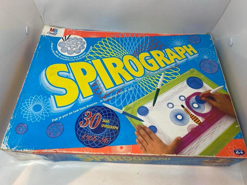 Vintage 1990s Spirograph Tekenset MB Milton Bradley, MB, Gebruikt, Knutselen, Ophalen of Verzenden