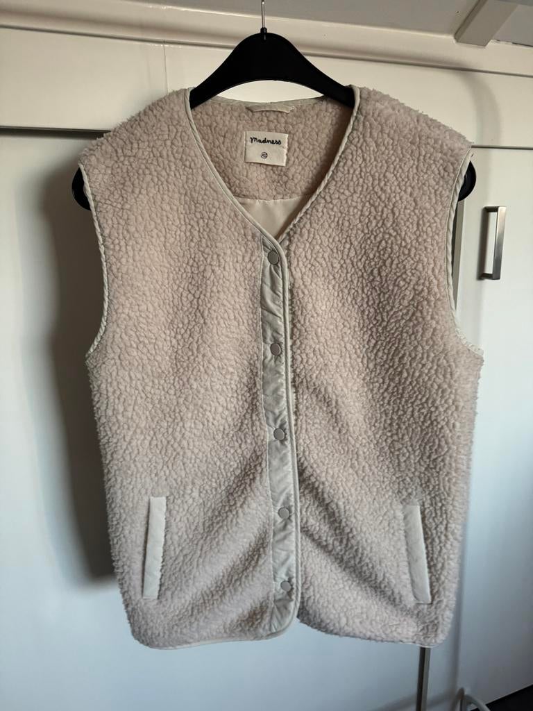 Toffe gilet van Madness - Maat XS (past ook S), Kleding | Dames, Bodywarmers, Ophalen of Verzenden, Zo goed als nieuw, Maat 34 (XS) of kleiner