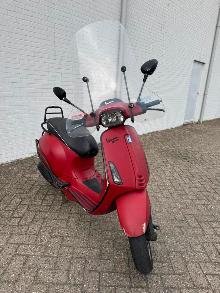 Vespa sprint, Fietsen en Brommers, Scooters | Overige merken, Zo goed als nieuw, Benzine, Ophalen of Verzenden