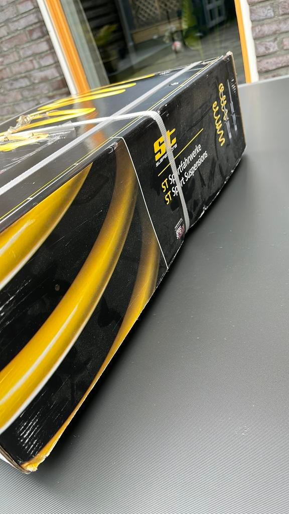 Nieuw in doos Sport veren St fesern bmw x1,x2 s drive, Ophalen, Nieuw, BMW