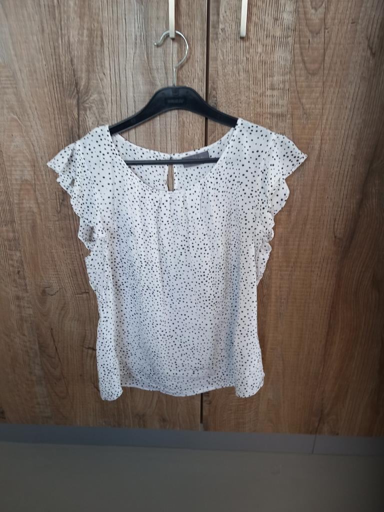 Leuk zomerse witzwarte top met kort mouwtje. Jessica (38, Ophalen of Verzenden, Zo goed als nieuw, Maat 38/40 (M), Korte mouw