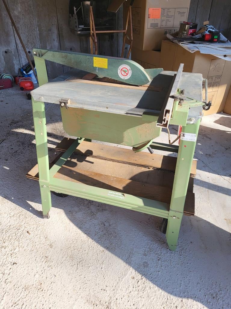 Goede kwaliteit zaagtafel 220V, Doe-het-zelf en Verbouw, Gereedschap | Zaagmachines, Ophalen of Verzenden, Gebruikt, Overige typen