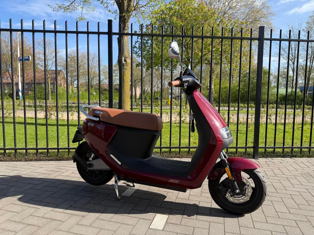 Segway e125s Rood - Zo goed als nieuw, slechts 4890 km, Maximaal 45 km/u, Elektrisch, Ophalen of Verzenden, Zo goed als nieuw