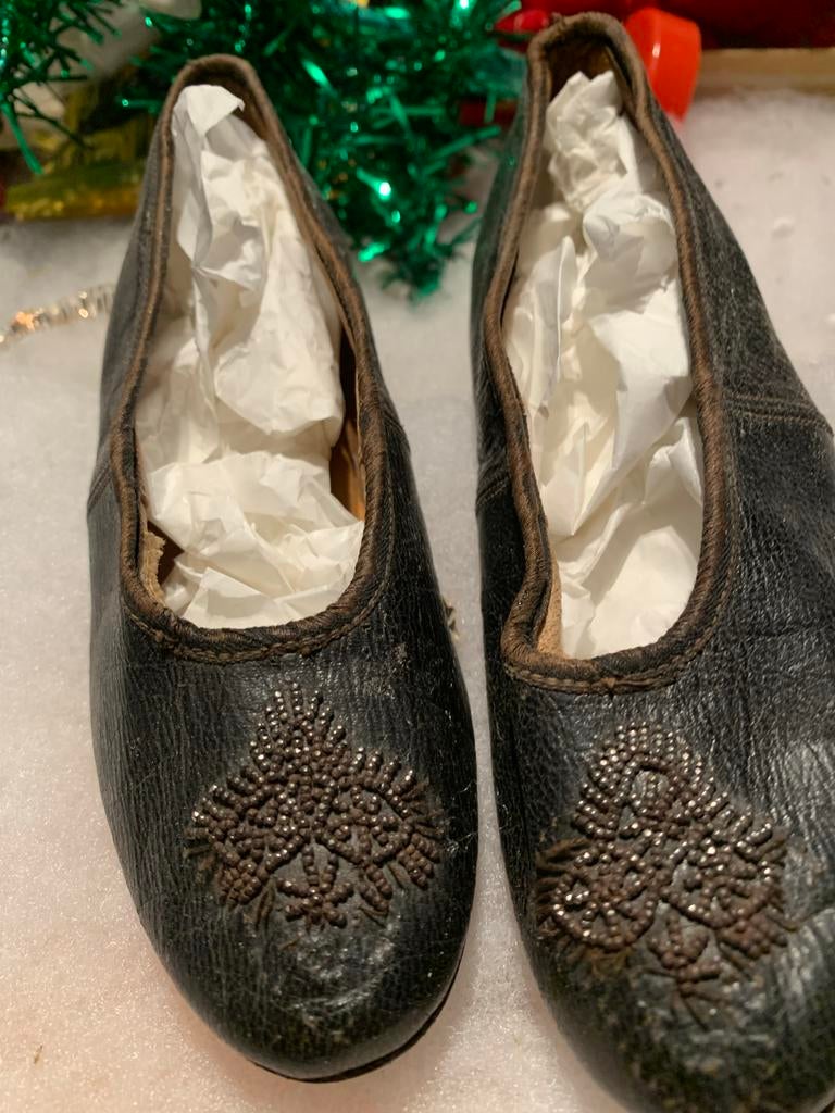 Antieke Kinderschoentjes - Zwart Leer met Kraalversiering, Ophalen of Verzenden, Kinderen