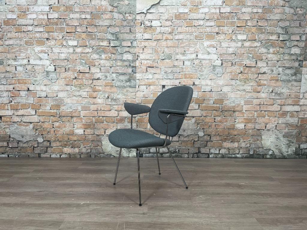 Gispen Kembo 302 Easy Chair grijs bij TheReSales, Minder dan 75 cm, Ophalen of Verzenden, Zo goed als nieuw, Stof