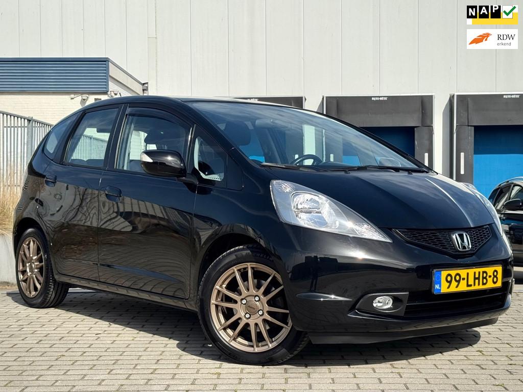Honda Jazz 1.4 Comfort 1e eignr Nieuwstaat Dealer Uniek NAP, Auto's, Honda, Voorwielaandrijving, Zwart, Zwart, Origineel Nederlands