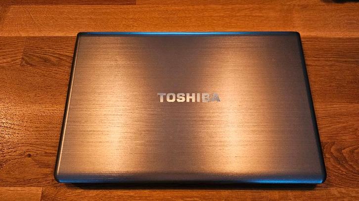 Toshiba laptop 17 inch, Computers en Software, Windows Laptops, Gebruikt, 17 inch of meer, HDD, 2 tot 3 Ghz, 8 GB, Qwerty, Met videokaart
