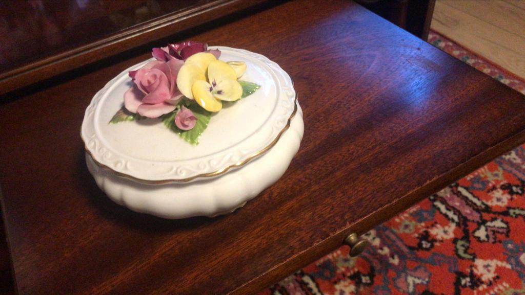 Bonbonschaaltje Coalport Bone China, Antiek en Kunst, Ophalen of Verzenden