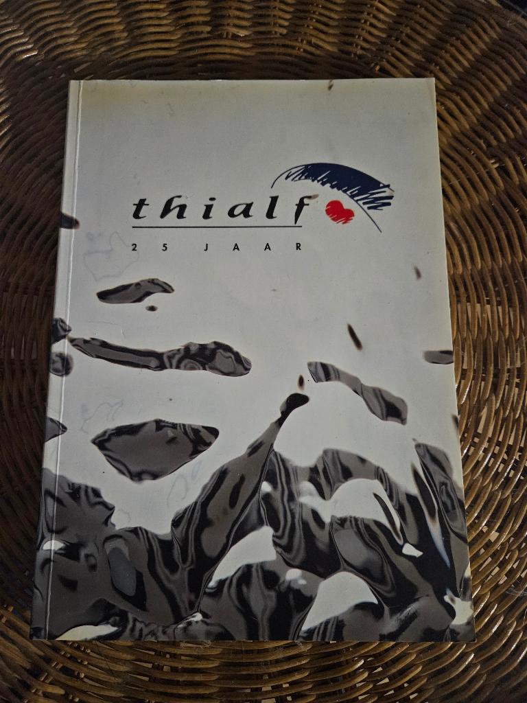 Thialf te Heerenveen 25 jr. 1967-1992 Jan Heida SCHAATSEN, Ophalen of Verzenden, Balsport