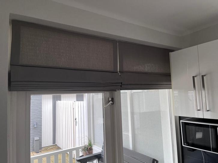 Vouwgordijnen (2 stuks) in kleur taupe, Huis en Inrichting, Stoffering | Gordijnen en Lamellen, Zo goed als nieuw, 200 cm of meer