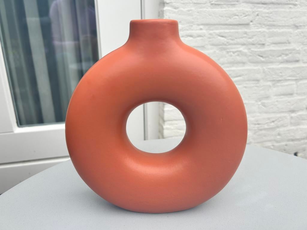 Strawberry & Applepie donut vaas, Huis en Inrichting, Aardewerk of Porselein, Oranje, Ophalen of Verzenden, Zo goed als nieuw