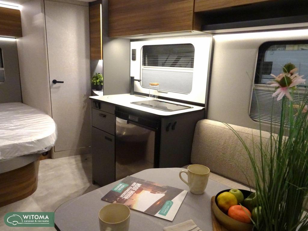 Eriba Novaline 465 Klein en compact!, Standaardzit, Bedrijf, Tot en met 3, Overige typen