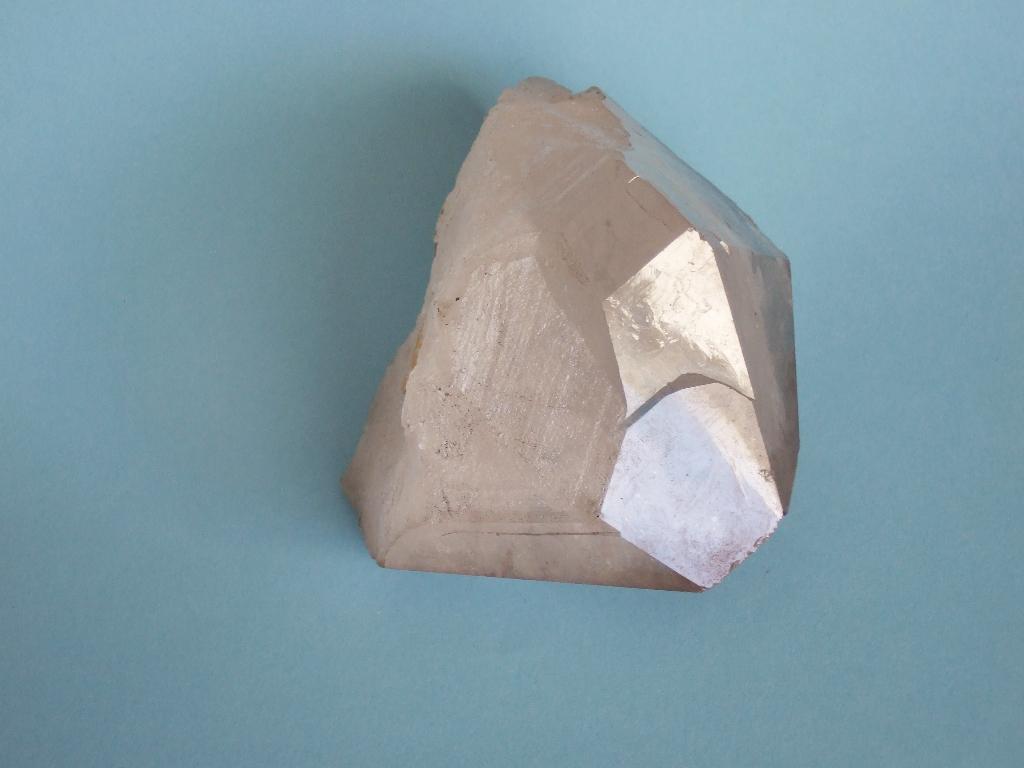 bergkristal mooie ruwe edelsteen, Sieraden, Tassen en Uiterlijk, Edelstenen, Ophalen of Verzenden, Zo goed als nieuw