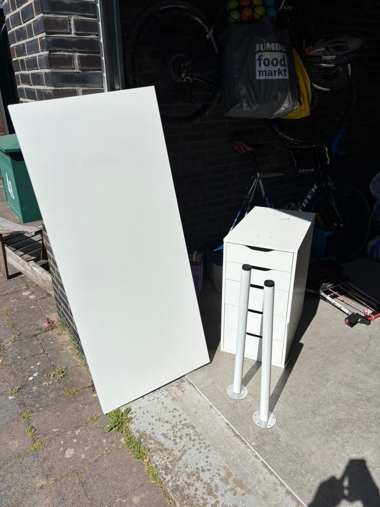 Ikea kinder bureau 140 x 60, Ophalen, Zo goed als nieuw