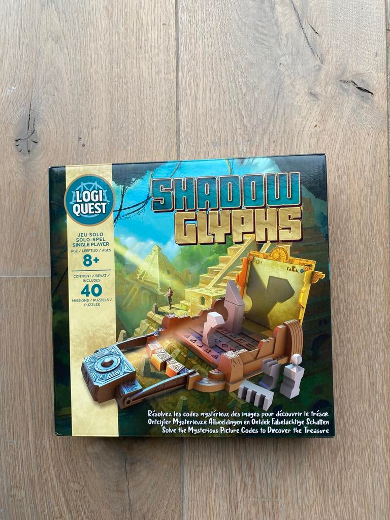 Shadow glyps, Ophalen of Verzenden, Zo goed als nieuw, Logiquest