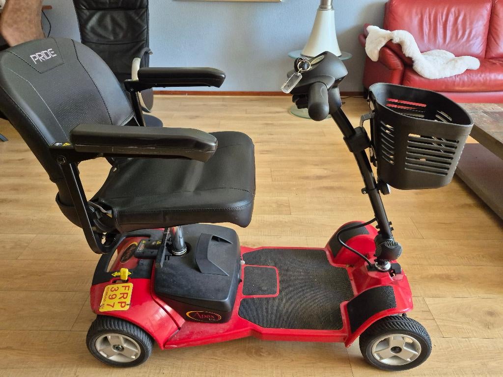 Te Koop: kleine demontabele scootmobiel, Diversen, Brommobielen en Scootmobielen, Ophalen, Gebruikt, 15 km of minder, 10 km/u of minder