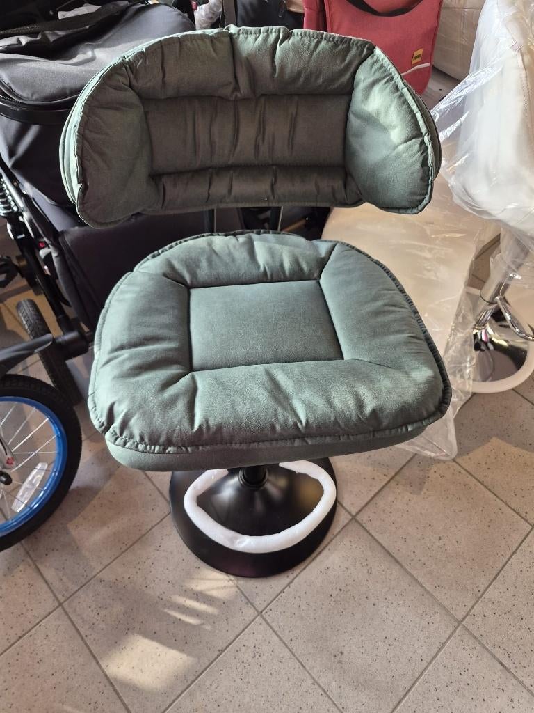 barkrukken groen 2 stuks, Ophalen, 60 tot 90 cm, Nieuw, 2 krukken