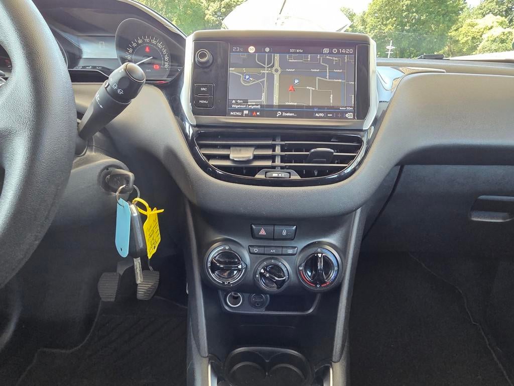Peugeot 208 1.2 VTi NAVI/NAP/CRUISCONTROL, Voorwielaandrijving, Gebruikt, 1199 cc, 82 pk