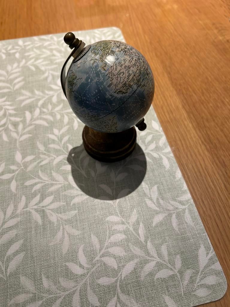 Decoratie wereldblol, Ophalen of Verzenden, Zo goed als nieuw