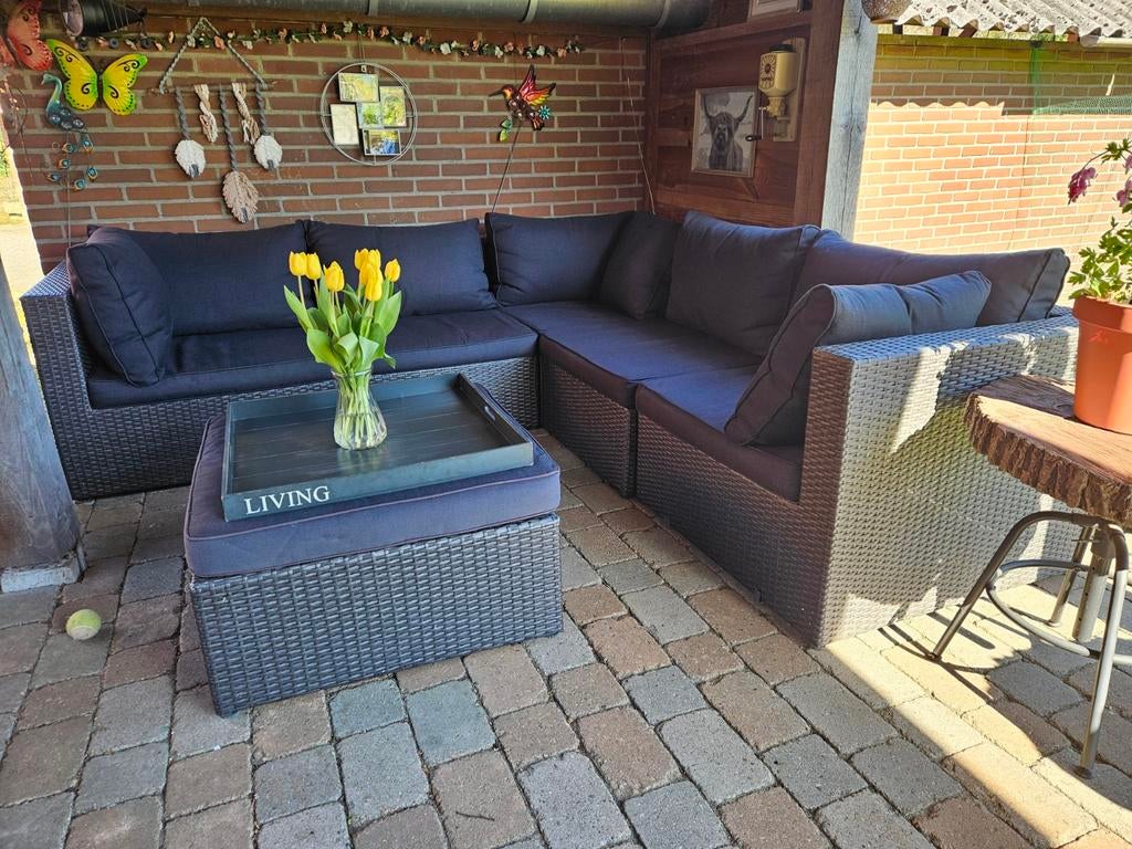 Grijze loungeset inclusief kussens, Ophalen, 5 zitplaatsen, Kunststof, Gebruikt