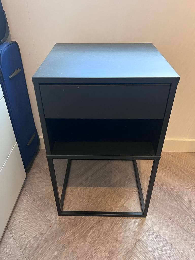 Nachtkastje Ikea zwart, Huis en Inrichting, Ophalen, Gebruikt, Minder dan 45 cm, Minder dan 55 cm