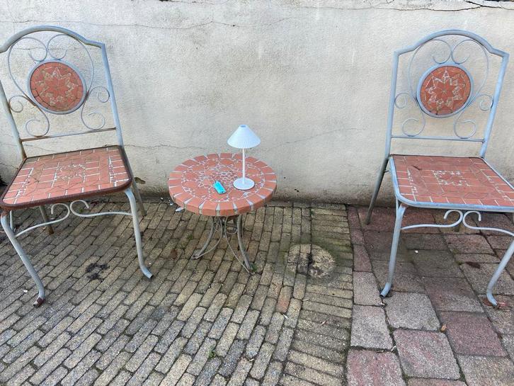 Stenen mozaïek tuinset met 2 stoelen en tafel, Tuin en Terras, Tuinsets en Loungesets, Gebruikt, Tuinset, Overige materialen, 2 zitplaatsen