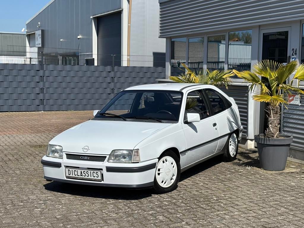 Opel Kadett E GSI 2.0 8v 1990!!, Auto's, Voorwielaandrijving, 1998 cc, Zwart, Kadett